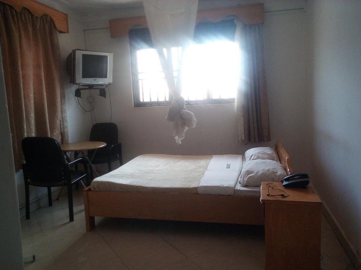 Mamba Hotel Kampala Exterior photo